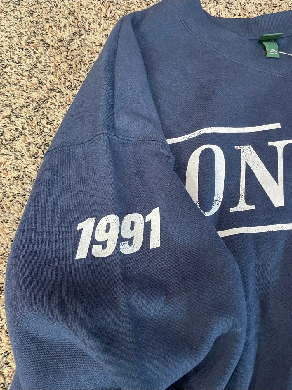 Wild Fable Relaxed London Graphic V Neck Sweatshirt - Navy Plus Size XXL | NWT - Picture 2 of 4